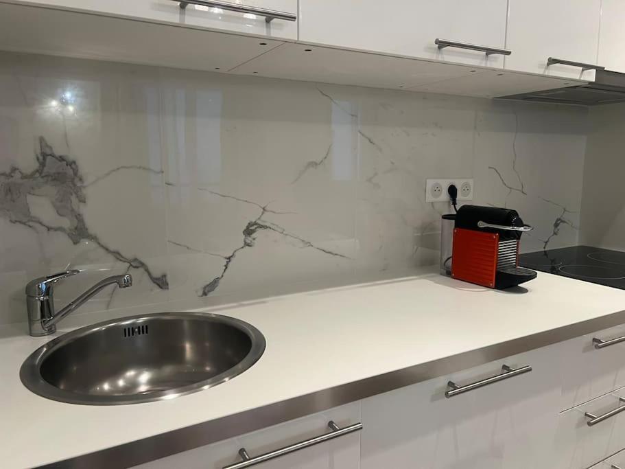 Luxury Appartment, Champs Elysees, Neuf ! باريس المظهر الخارجي الصورة