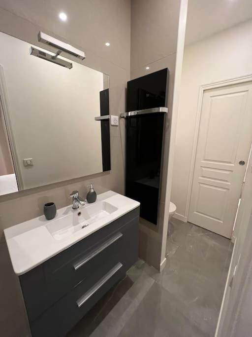 Luxury Appartment, Champs Elysees, Neuf ! باريس المظهر الخارجي الصورة